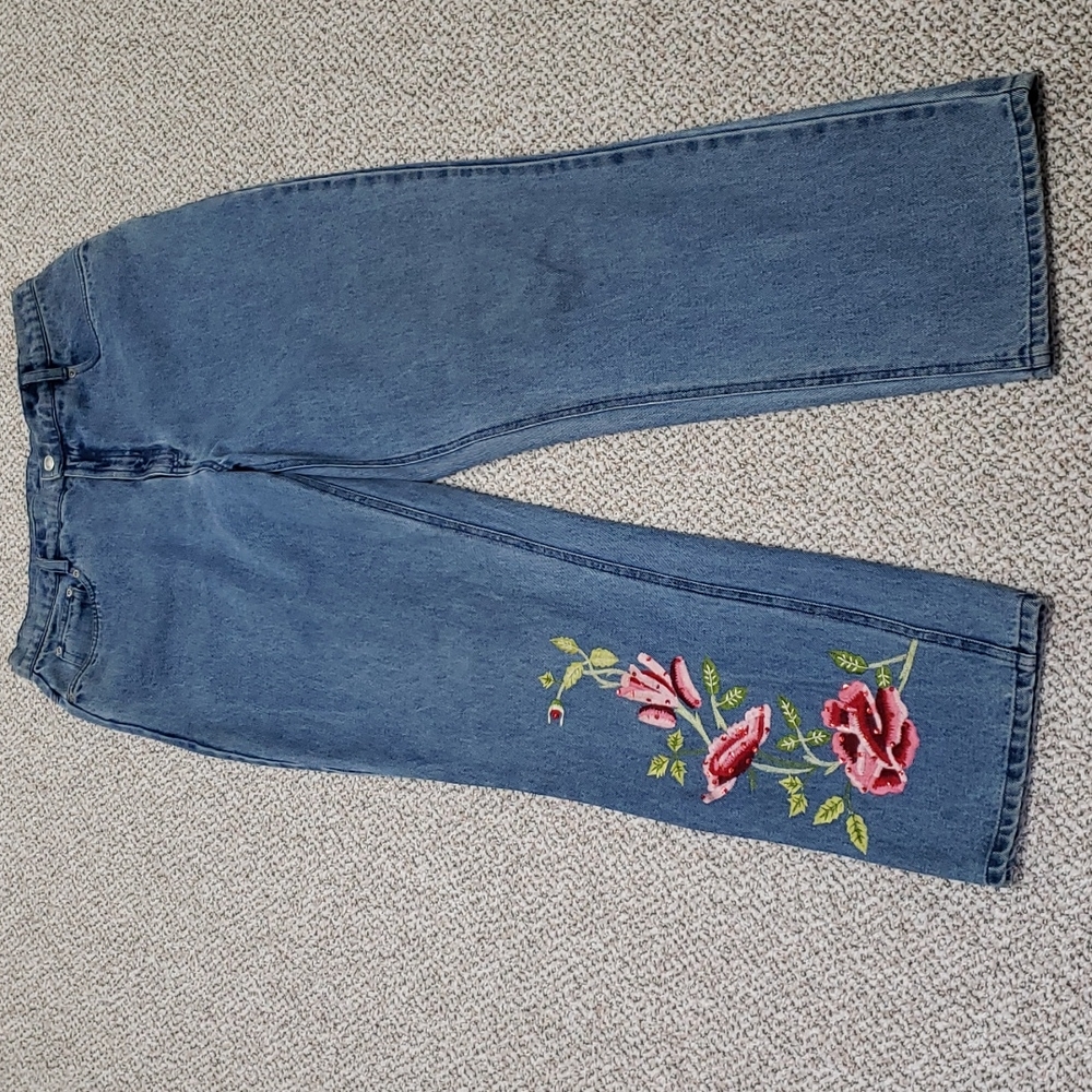 Embroidered with crystals roses decorated jeans-vintage.Bin#5